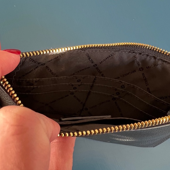 EUC Michael Kors Jet Set Large Zip Clutch Wristlet - Picture 5 of 8